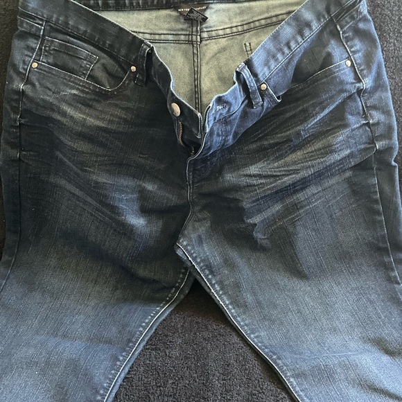 New York & Company Dark Wash Skinny Jeans used - Picture 3 of 7